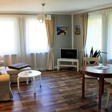 Ferienwohnung Irisgarten Am Pfarrgarten Starkow Velgast Exterior foto