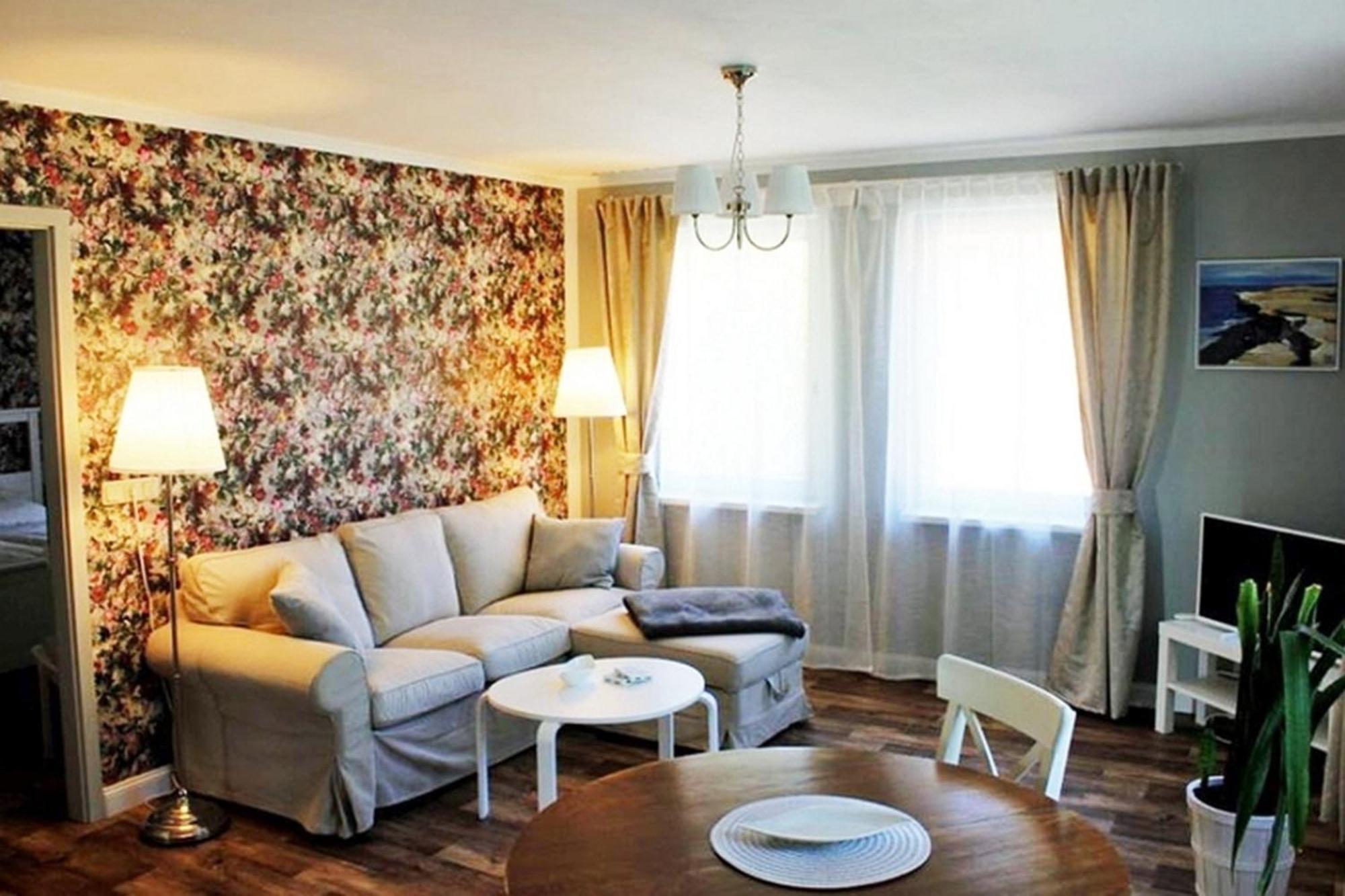 Ferienwohnung Irisgarten Am Pfarrgarten Starkow Velgast Exterior foto